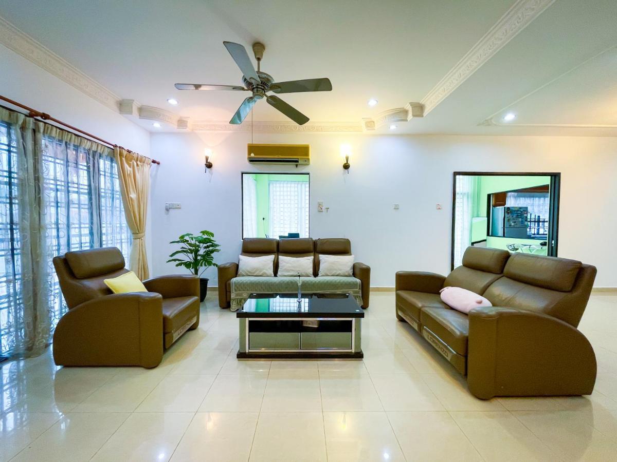 Tupai Mas Semi-D By Louis Villa Taiping Exterior photo